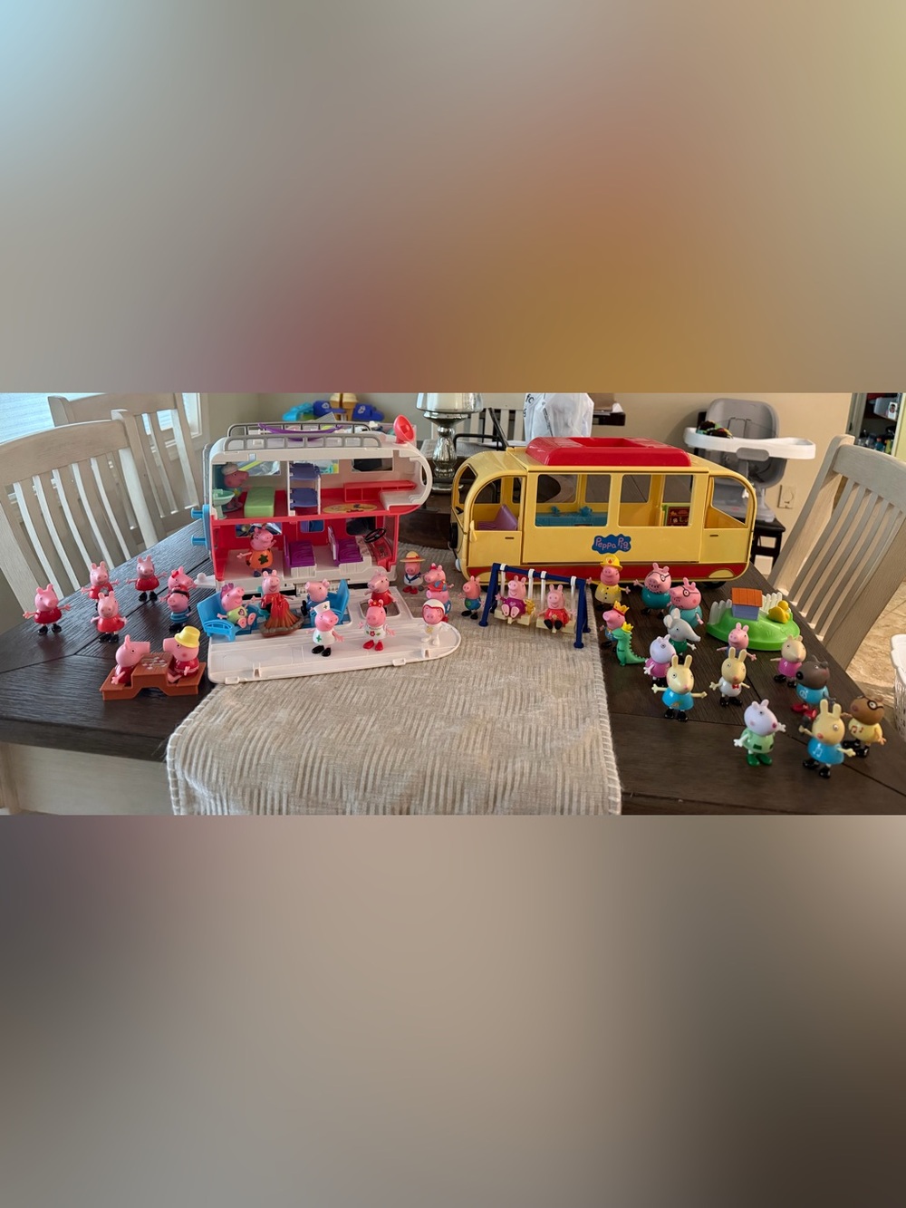 Peppa Pig  Bus and camper with 36 figures.